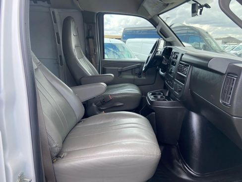 Used 2023 GMC Savana 2500 Extended w/ Driver Convenience Package image 13