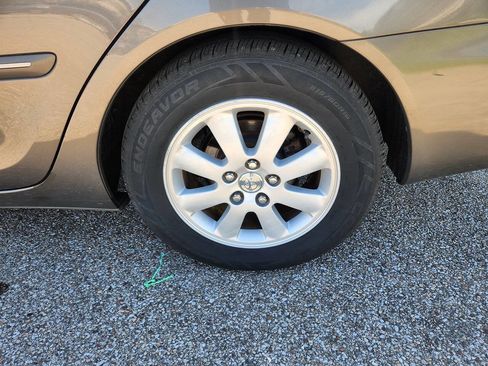 Used 2002 Toyota Camry XLE image 9