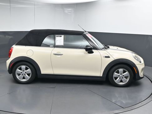 Used 2017 MINI Cooper Convertible image 9