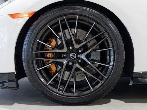 Used 2021 Nissan GT-R Premium image 42