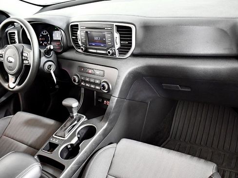 Used 2019 Kia Sportage LX image 19