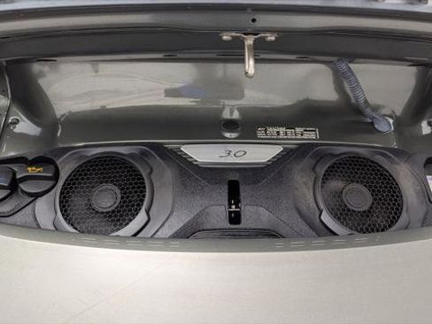 Used 2020 Porsche 911 Carrera RWD image 30