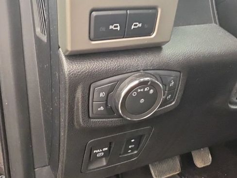Used 2020 Ford F150 Lariat w/ Equipment Group 502A Luxury AWD/4WD image 17
