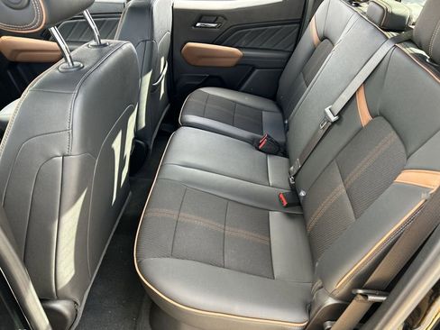 Used 2024 GMC Canyon AT4 w/ Technology Package image 25