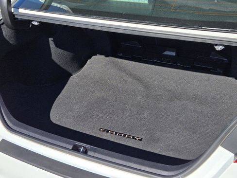 Used 2019 Toyota Camry SE image 25