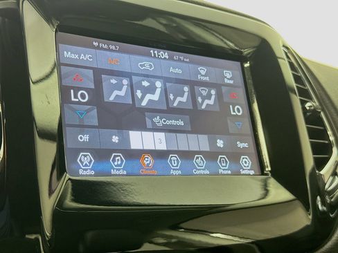 Used 2019 Jeep Compass Latitude AWD/4WD image 18