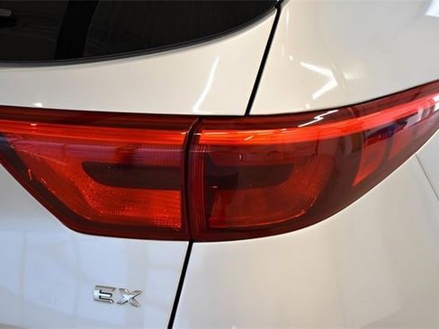Used 2017 Kia Sportage EX w/ EX Technology Package image 12