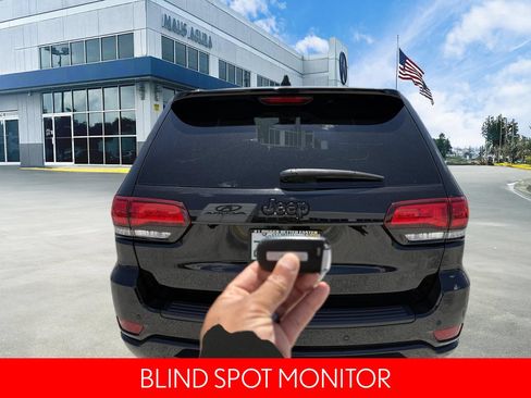 Used 2021 Jeep Grand Cherokee Laredo X RWD image 9