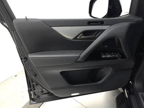 Used 2024 Lexus LX 600 F Sport image 16