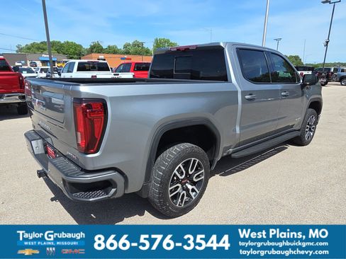 Used 2024 GMC Sierra 1500 AT4 w/ Technology Package AWD/4WD image 10
