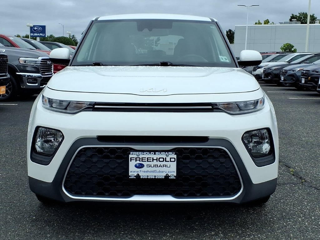 Used 2022 Kia Soul LX w/ Technology Package FWD image 2
