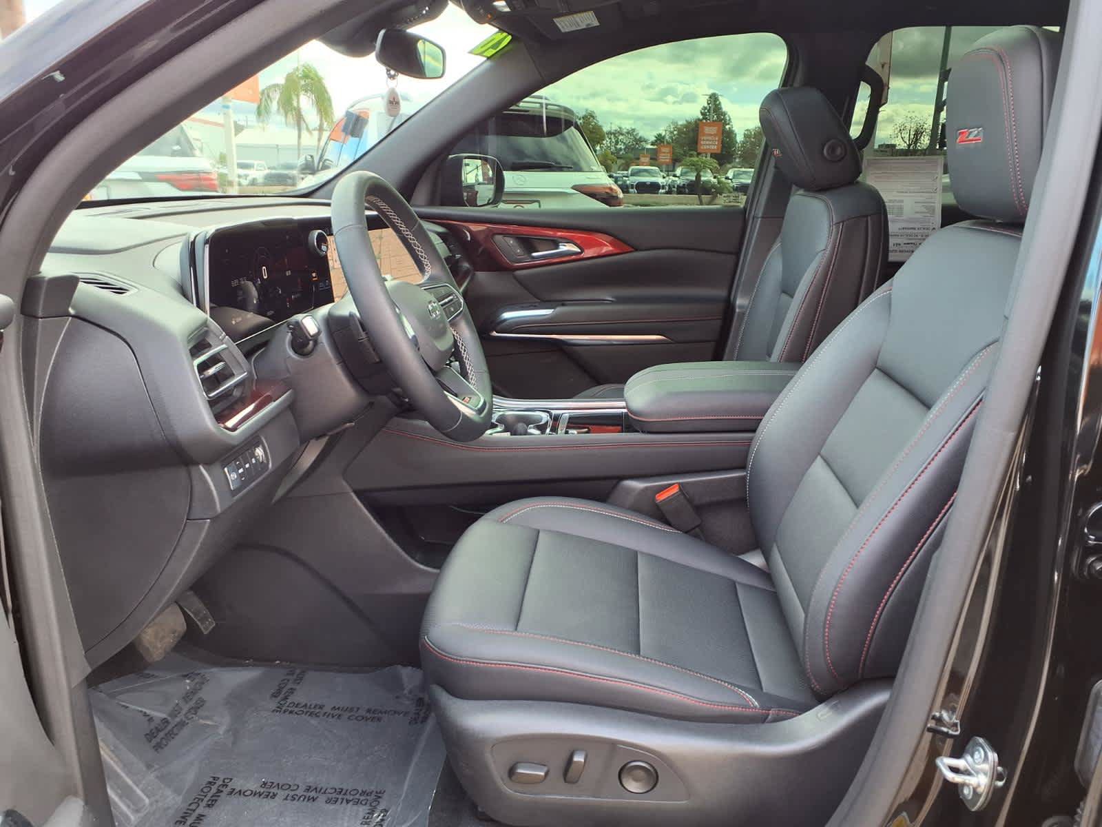 Used 2026 Chevrolet Traverse Z71 w/ LPO, Floor Liner Package AWD/4WD image 18