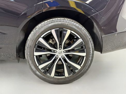 Certified 2024 Volvo XC60 B5 Plus w/ Protection Package Premier AWD/4WD image 28