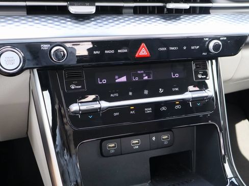 Used 2023 Kia Carnival SX Prestige FWD image 17