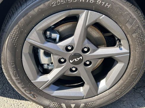Certified 2025 Kia K4 LXS image 11