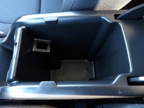 Used 2022 Chevrolet Colorado LT w/ Fleet Safety Package RWD image 26