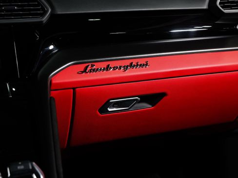 Used 2023 Lamborghini Urus S image 52