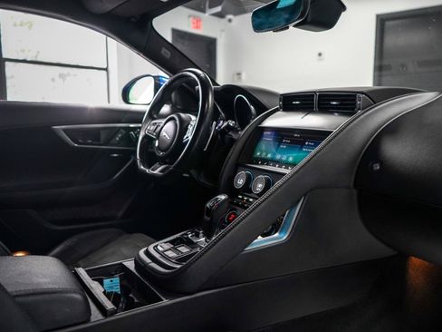Used 2020 Jaguar F-TYPE Coupe RWD image 12