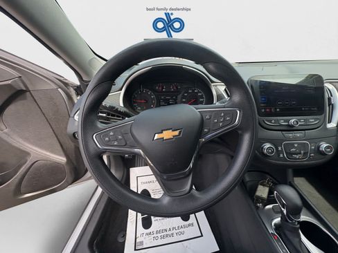 Used 2021 Chevrolet Malibu LS FWD image 16