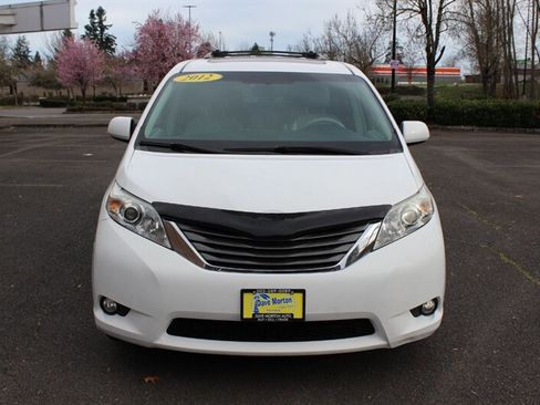 Used 2012 Toyota Sienna XLE w/ Premium Pkg image 6