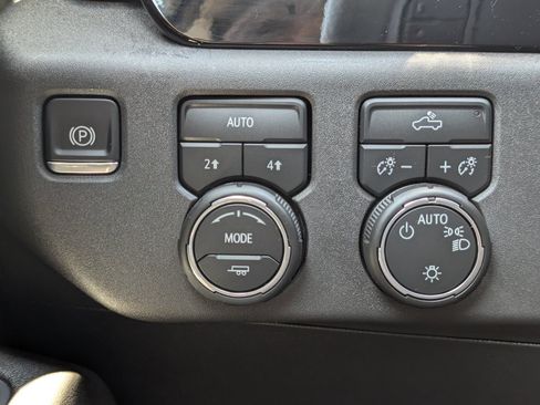 Used 2026 Chevrolet Silverado 1500 LT AWD/4WD image 24