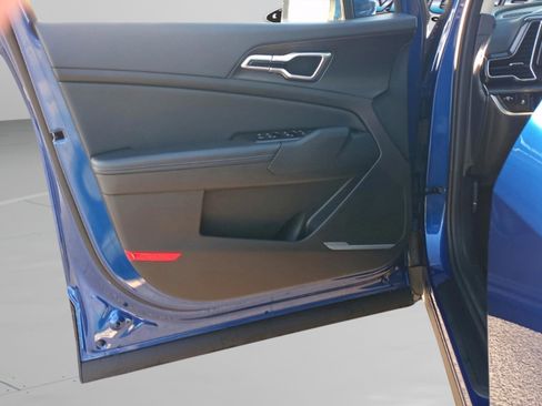 Used 2024 Kia Sportage EX image 27