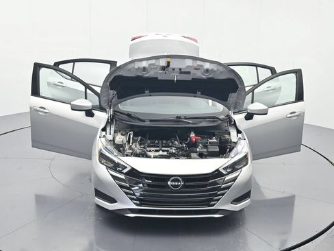 Used 2025 Nissan Versa SV FWD image 44
