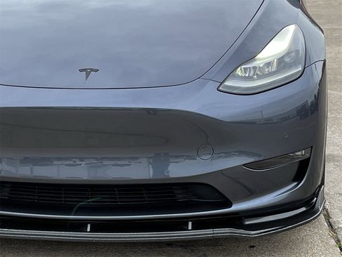 Used 2022 Tesla Model Y Performance image 8