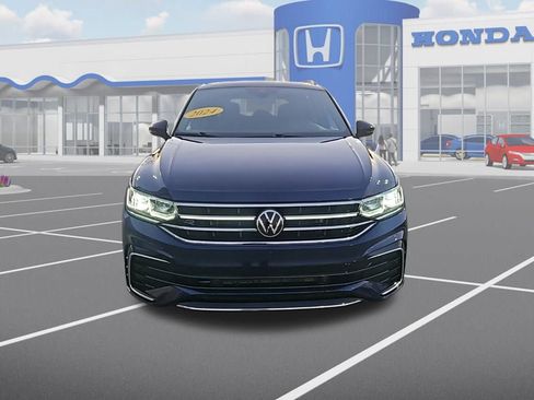 Used 2024 Volkswagen Tiguan SEL R-Line image 2