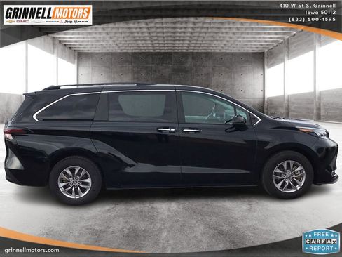 Used 2024 Toyota Sienna XLE FWD image 4