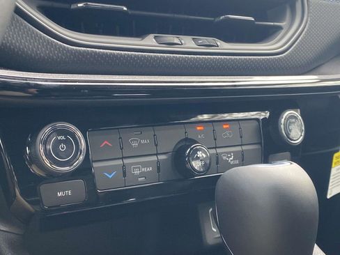 New 2026 Jeep Compass Latitude image 17