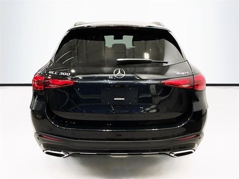 Used 2025 Mercedes-Benz GLC 300 4MATIC image 6