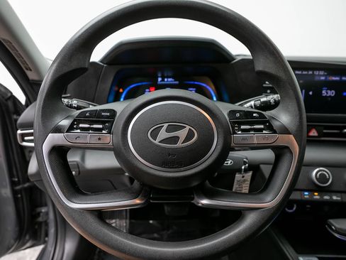 Used 2024 Hyundai Elantra SE FWD image 10