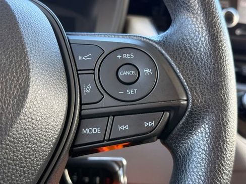 Used 2021 Toyota Corolla LE w/ Carpet Mat Package (TMS) image 29