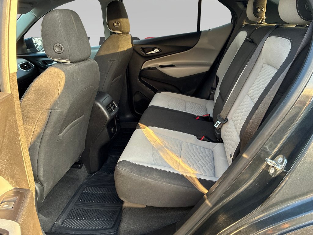 Used 2018 Chevrolet Equinox LT FWD image 16