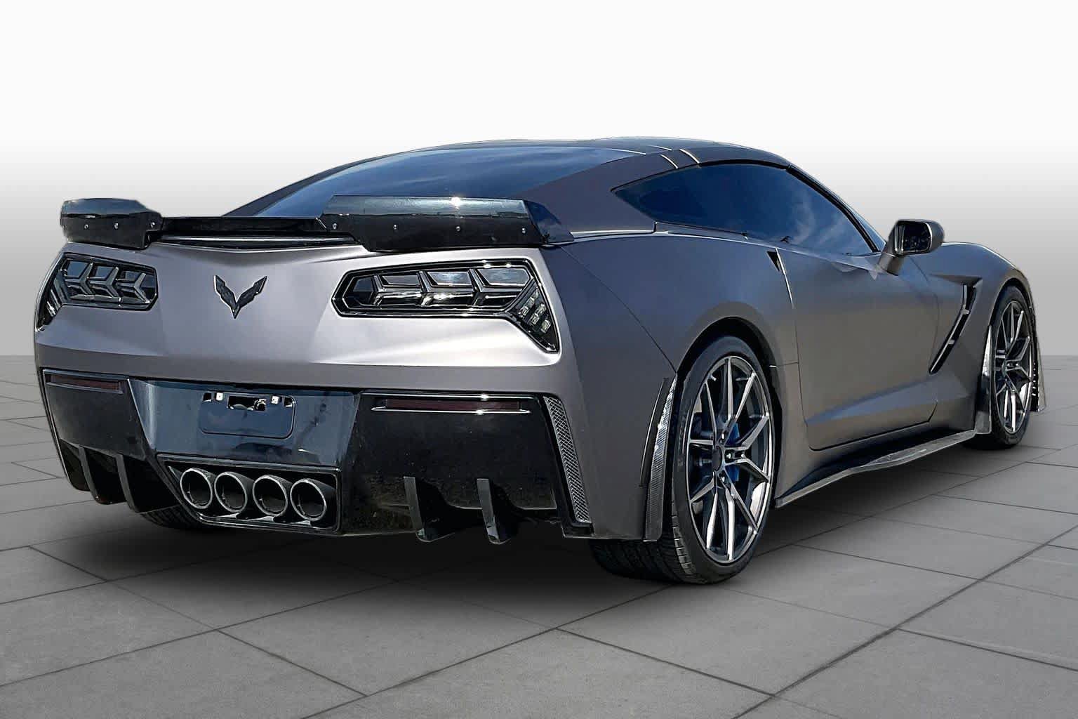 Used 2019 Chevrolet Corvette Stingray Coupe w/ 1LT RWD image 12