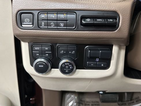 Used 2023 GMC Yukon XL Denali w/ Max Trailering Package AWD/4WD image 35
