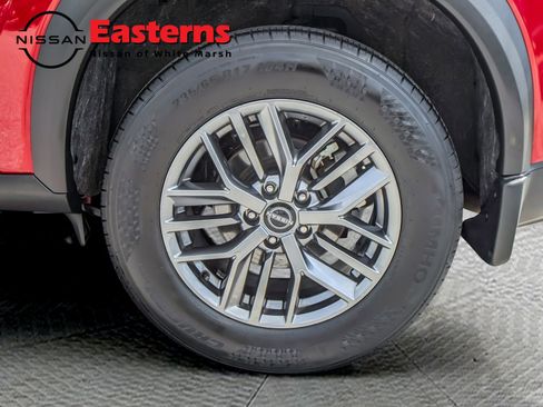 Used 2023 Nissan Rogue S image 19