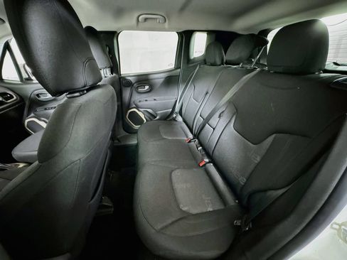 Used 2015 Jeep Renegade Latitude w/ Popular Equipment Group AWD/4WD image 23