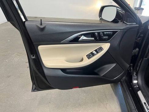 Used 2018 INFINITI QX30 Premium w/ Navigation Package AWD/4WD image 23