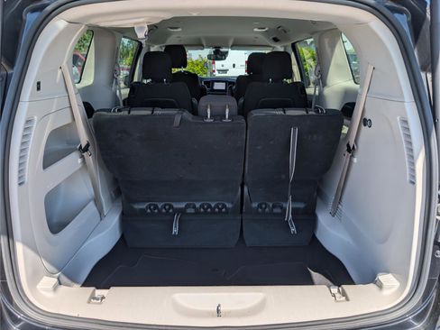 Used 2023 Chrysler Voyager LX FWD image 13