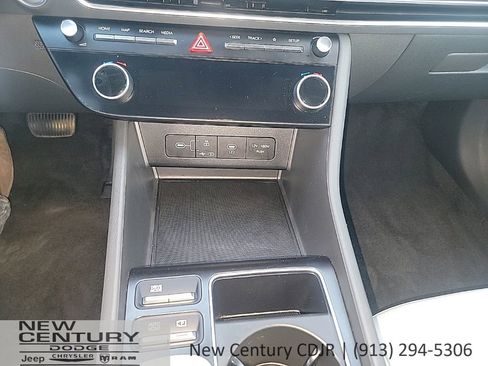 Used 2025 Hyundai Sonata SEL FWD image 11