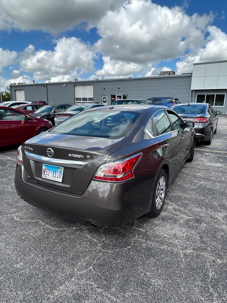 Used 2015 Nissan Altima 2.5 S w/ Power Driver Seat Package FWD image 5