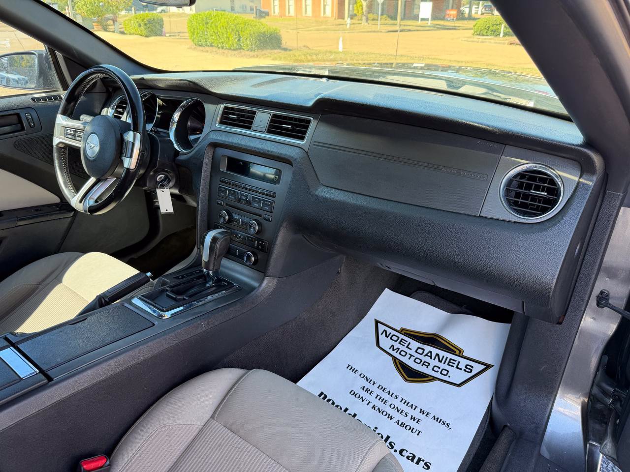 Used 2014 Ford Mustang Convertible RWD image 14