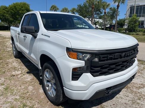 Used 2022 Chevrolet Silverado 1500 Custom RWD image 3