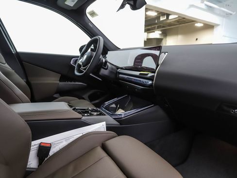 Used 2025 BMW X3 xDrive30i w/ Premium Package image 29