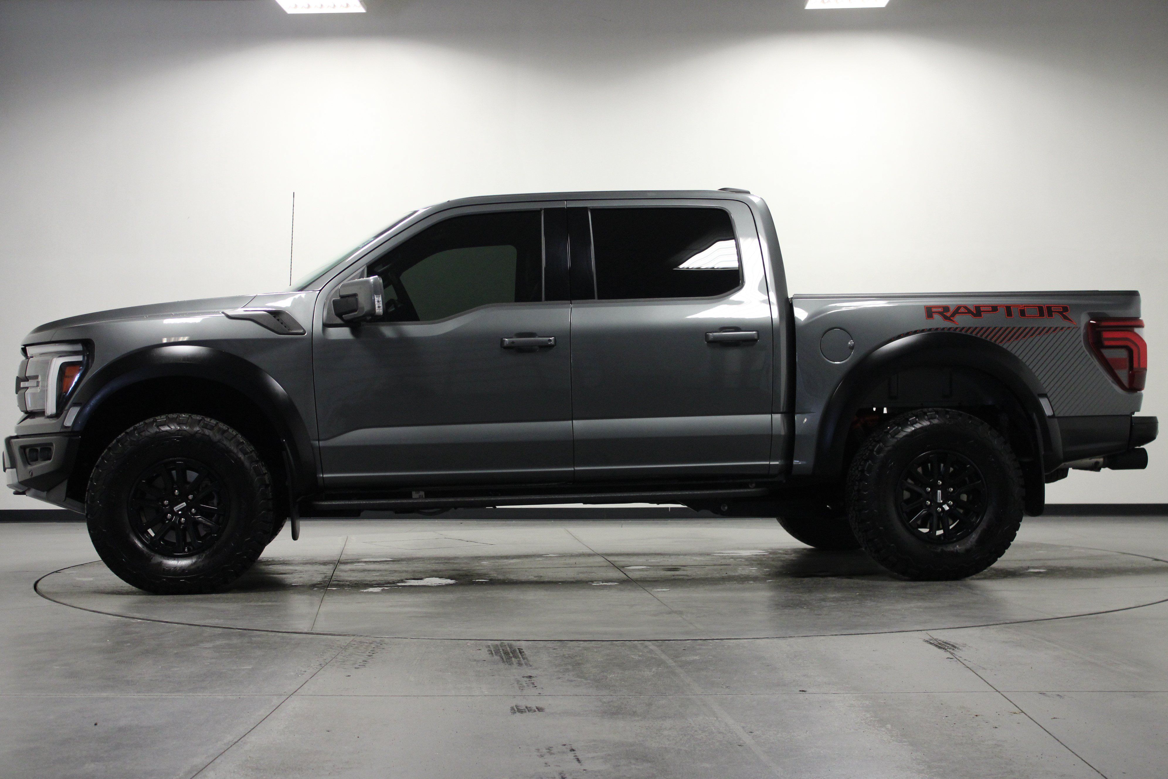Used 2025 Ford F150 Raptor AWD/4WD image 7