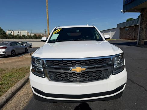Used 2019 Chevrolet Suburban LT RWD image 2