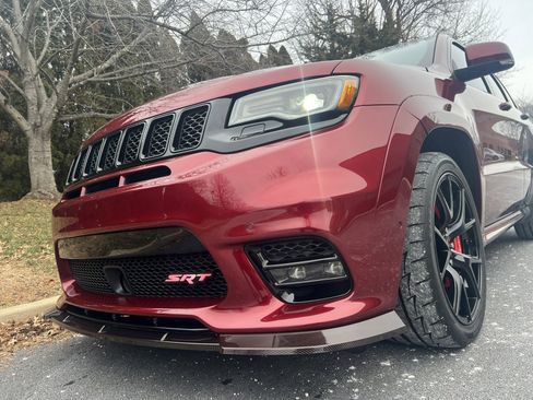 Used 2018 Jeep Grand Cherokee SRT image 81