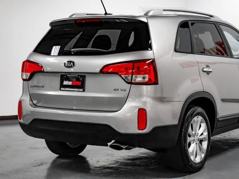 Used 2015 Kia Sorento EX image 12